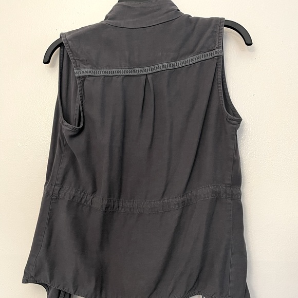 Vest - Picture 2 of 2